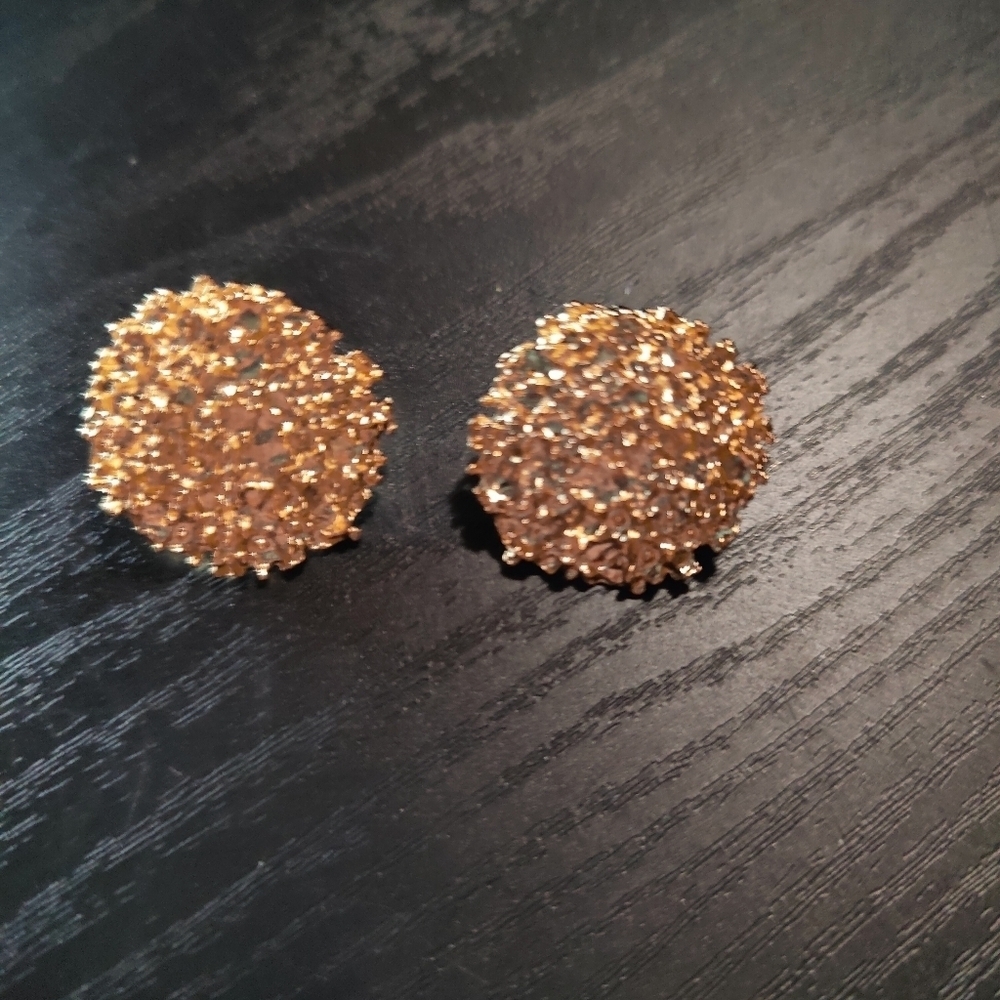 Textured Gold Statement earrings - Picture 3 of 3